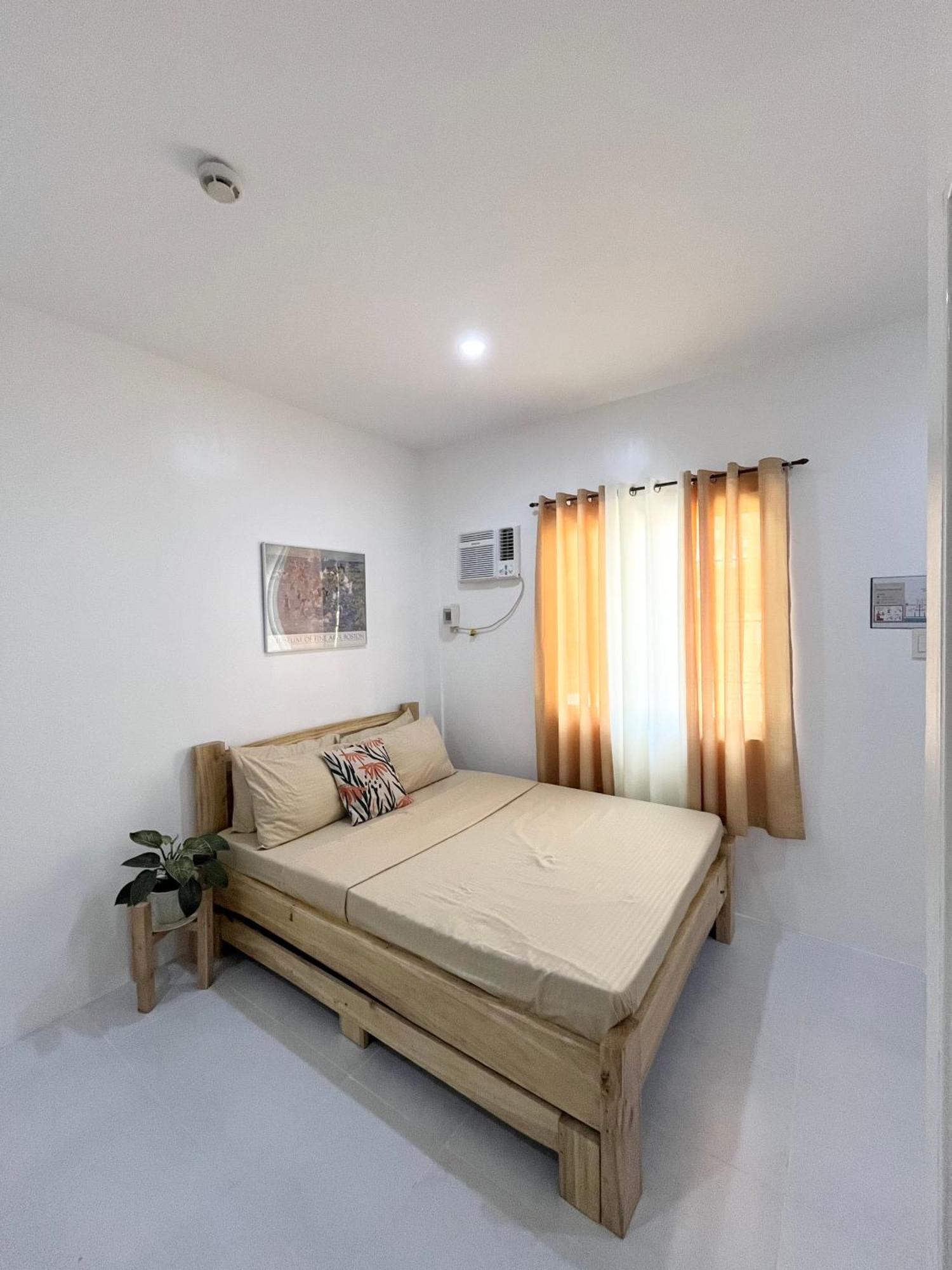Sunnydale Apartelle -Room Accommodation Near Calatagan Beach Resorts Batangas Extérieur photo