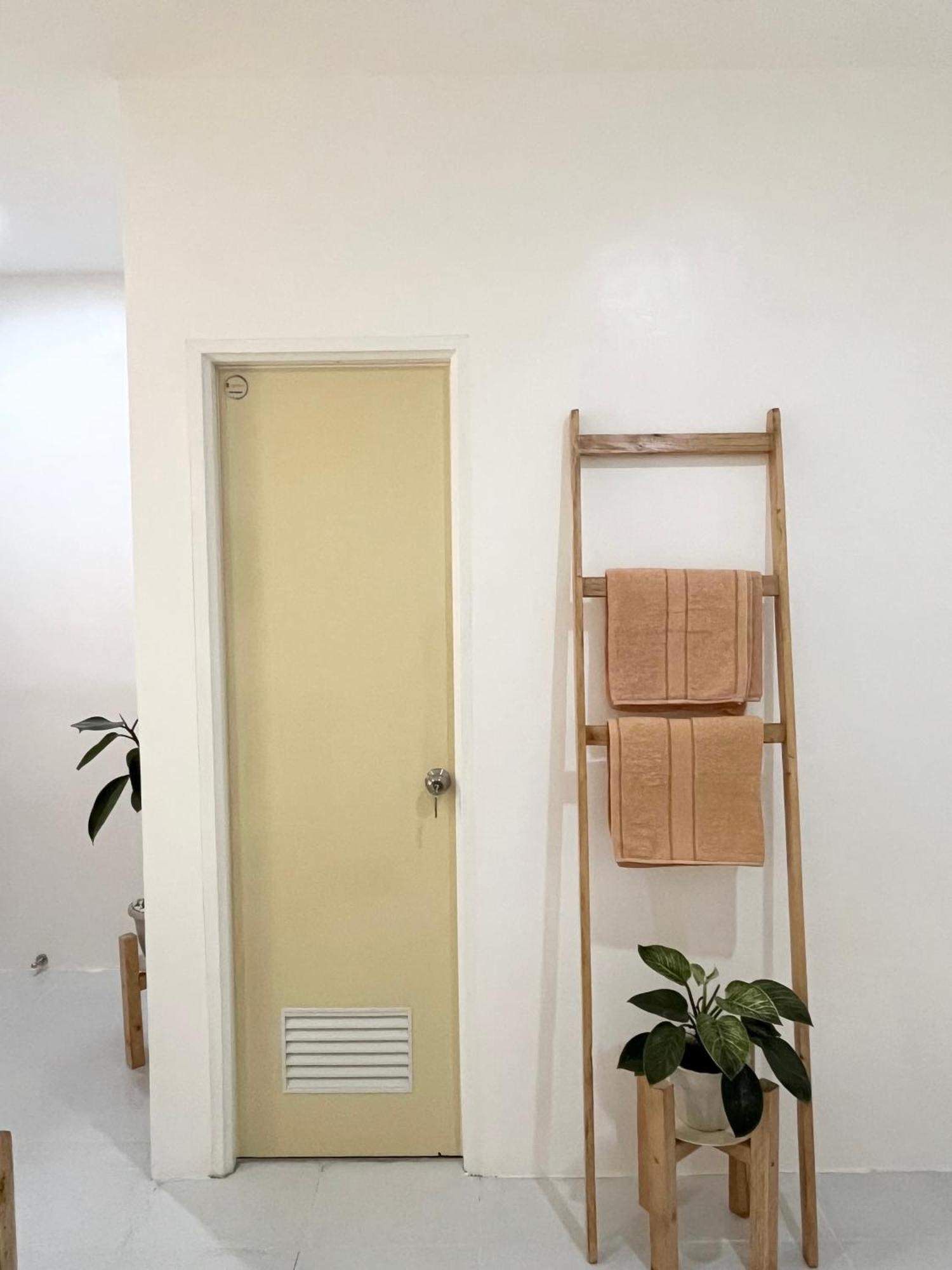 Sunnydale Apartelle -Room Accommodation Near Calatagan Beach Resorts Batangas Extérieur photo