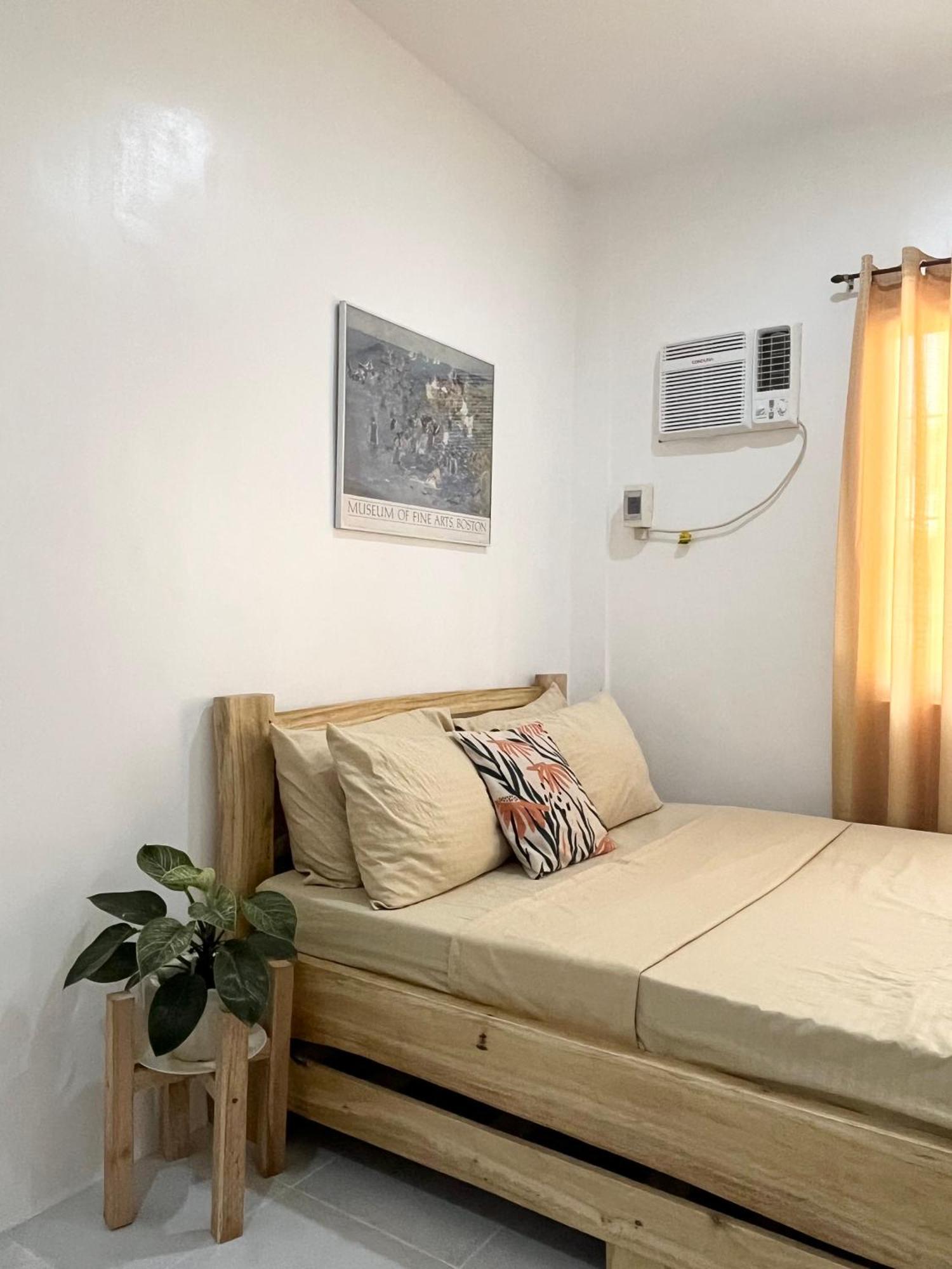 Sunnydale Apartelle -Room Accommodation Near Calatagan Beach Resorts Batangas Extérieur photo