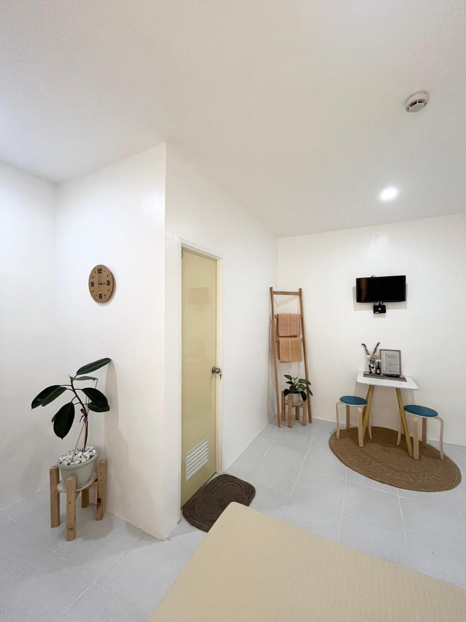 Sunnydale Apartelle -Room Accommodation Near Calatagan Beach Resorts Batangas Extérieur photo