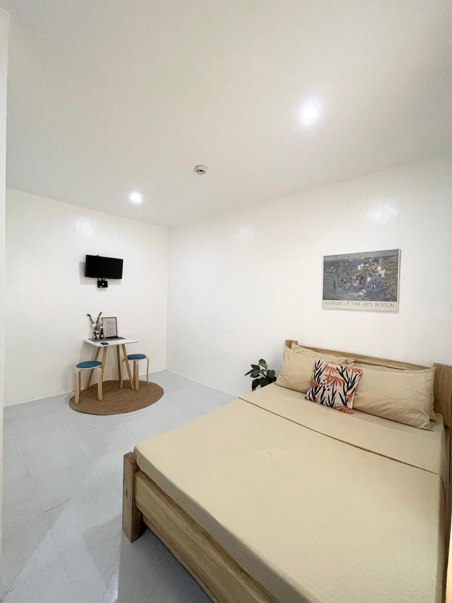 Sunnydale Apartelle -Room Accommodation Near Calatagan Beach Resorts Batangas Extérieur photo